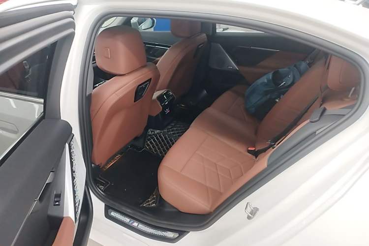Used BMW 5 Series 2024 525Li M Sport Package Left Rear Seat
