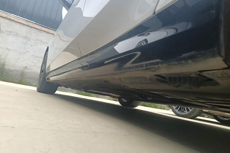 Used BMW 5 Series 2024 525i M Sport Package Left Side Sill