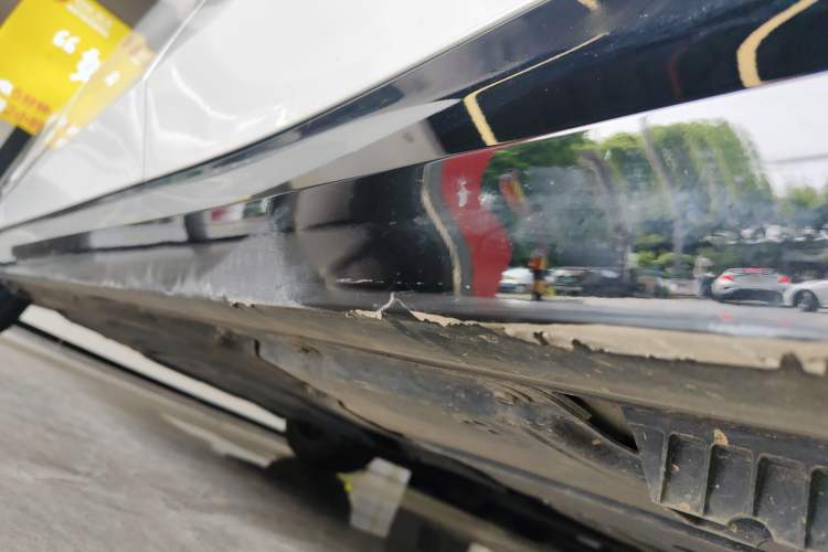 Used BMW 5 Series 2024 525i M Sport Package Left Side Sill