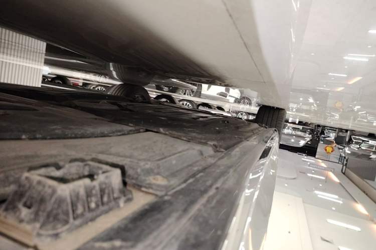 Used BMW 5 Series 2024 525Li M Sport Package Left Side Sill