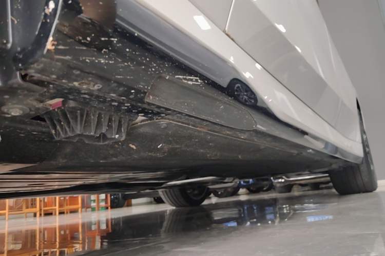Used BMW 5 Series 2024 530Li Luxury Edition M Sport Package Left Side Sill