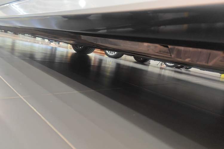 Used BMW 5 Series 2024 530Li Leading Model M Sport Package Left Side Sill