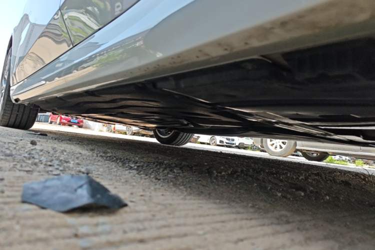 Used BMW 5 Series 2024 530Li Leading Luxury Package Left Side Sill