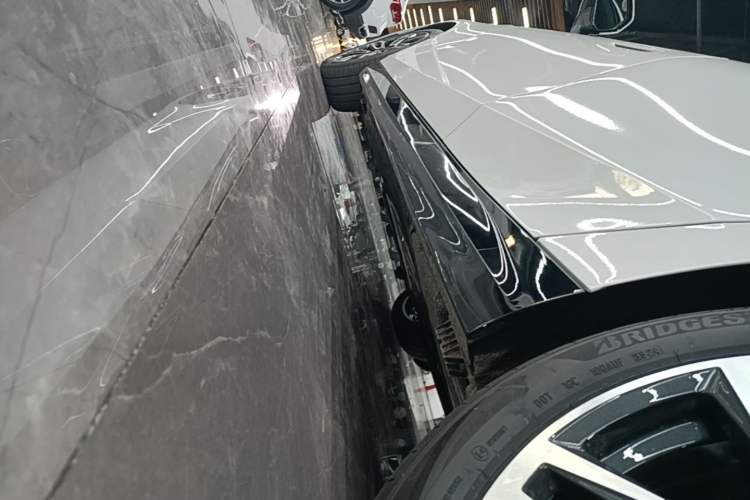 Used BMW 5 Series 2024 525i M Sport Package Left Side Sill