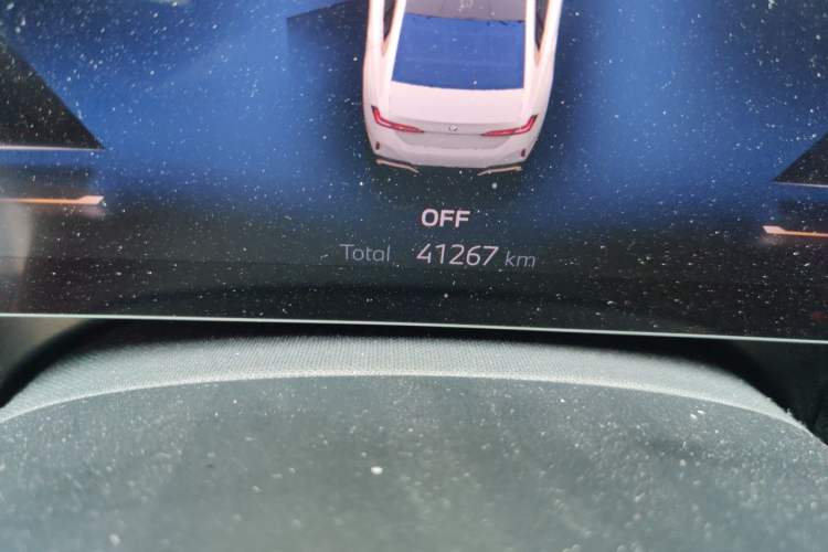 Used BMW 5 Series 2024 525Li M Sport Package Odometer Close Up