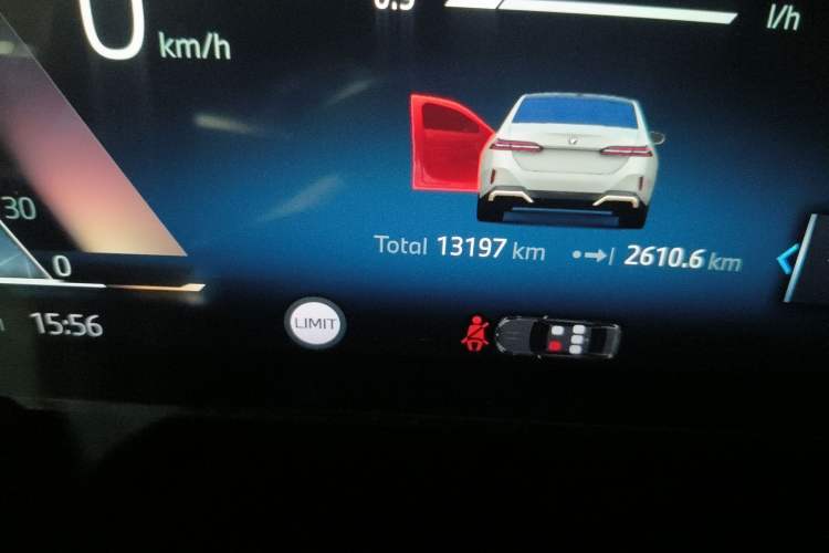 Used BMW 5 Series 2024 530Li Leading Model M Sport Package Odometer Close Up