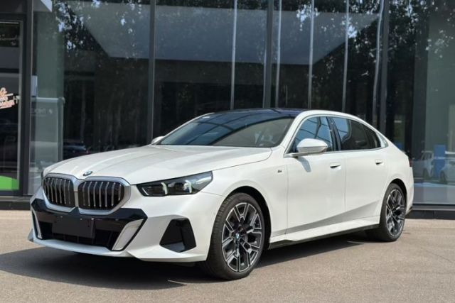 Used BMW 5 Series 2024 530Li Luxury Edition M Sport Package