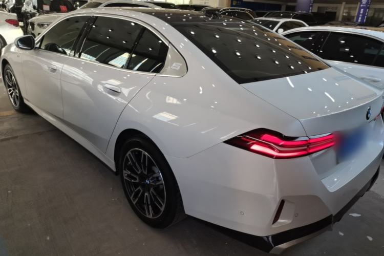 Used BMW 5 Series 2024 525Li M Sport Package Rear Left 45 Deg