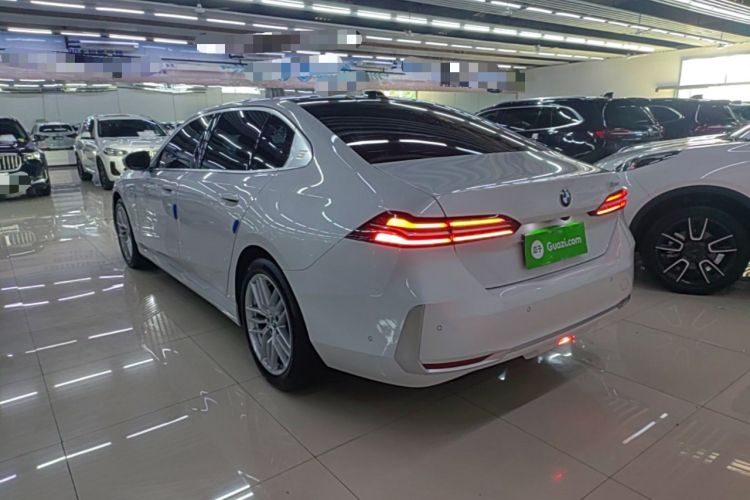 Used BMW 5 Series 2024 525Li Luxury Package Rear Left 45 Deg