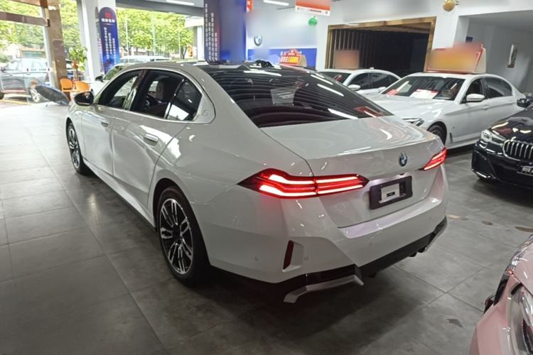 Used BMW 5 Series 2024 525Li M Sport Package Rear Left 45 Deg