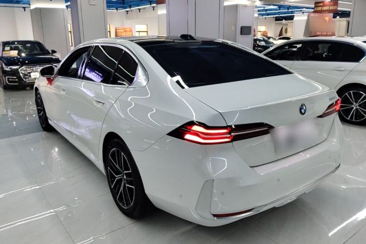 Used BMW 5 Series 2024 525Li Luxury Package Rear Left 45 Deg