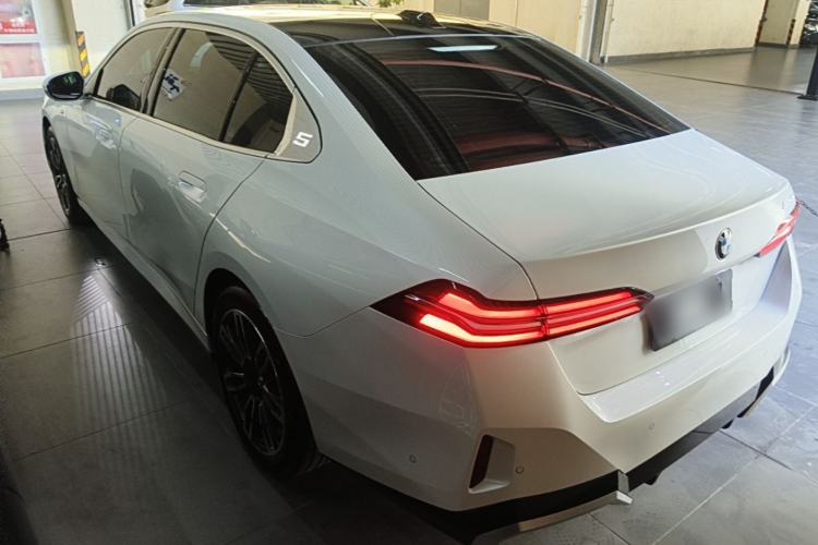 Used BMW 5 Series 2024 525Li M Sport Package Rear Left 45 Deg