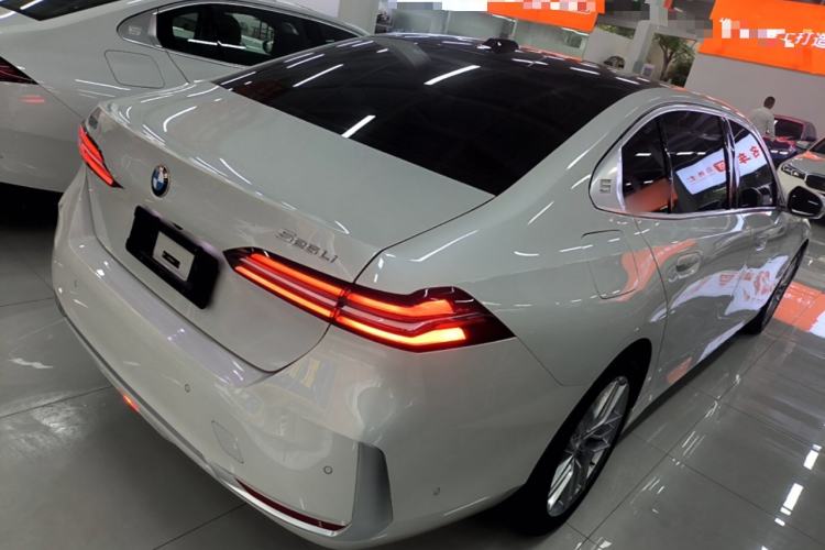 Used BMW 5 Series 2024 525Li Luxury Package Rear Right 45 Deg
