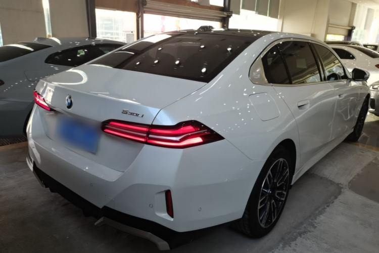 Used BMW 5 Series 2024 525Li M Sport Package Rear Right 45 Deg