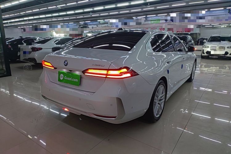 Used BMW 5 Series 2024 525Li Luxury Package Rear Right 45 Deg