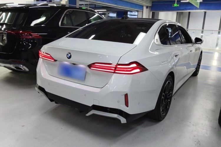 Used BMW 5 Series 2024 525Li M Sport Package Rear Right 45 Deg