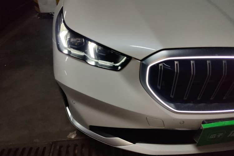 Used BMW 5 Series 2024 530Li Leading Luxury Package Right Front Headlight