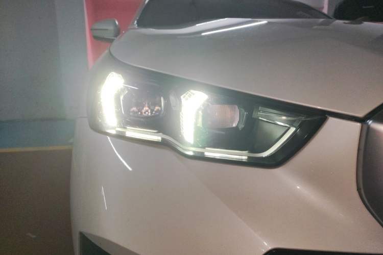 Used BMW 5 Series 2024 530Li Leading Model M Sport Package Right Front Headlight