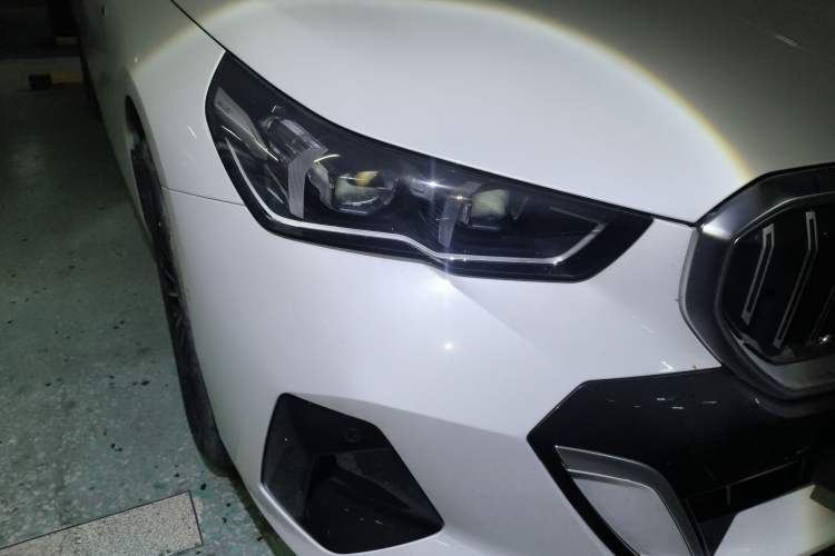 Used BMW 5 Series 2024 530Li Leading Model M Sport Package Right Front Headlight