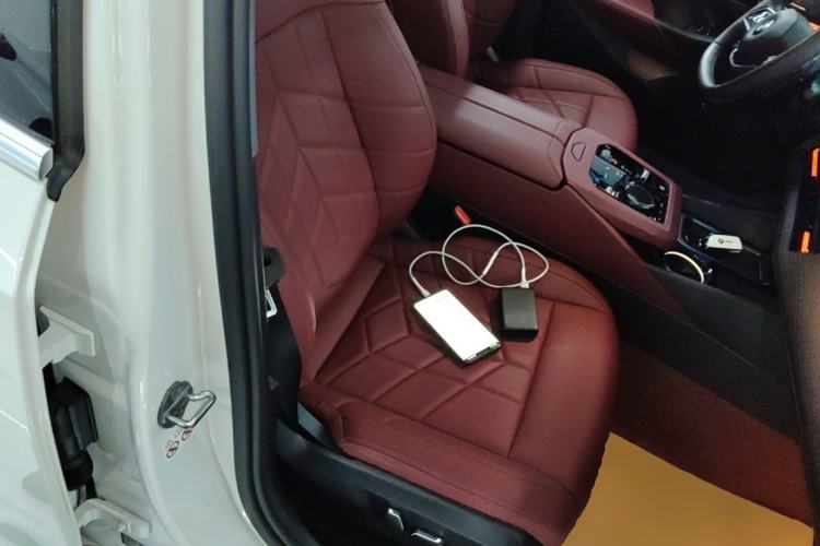 Used BMW 5 Series 2024 525Li Luxury Package Right Front Seat