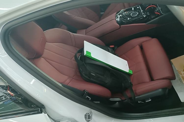 Used BMW 5 Series 2024 525i M Sport Package Right Front Seat