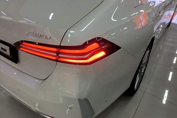 Used BMW 5 Series 2024 525Li Luxury Package Right Rear Taillight