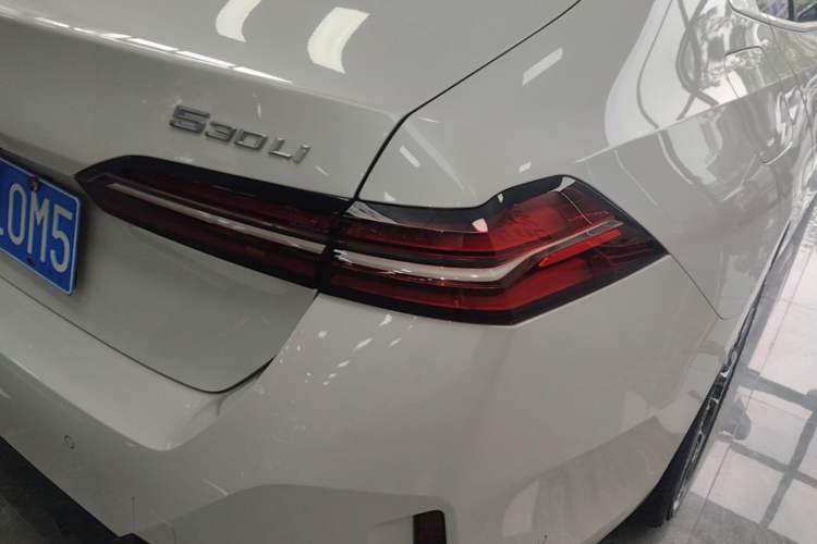 Used BMW 5 Series 2024 530Li Luxury Edition M Sport Package Right Rear Taillight