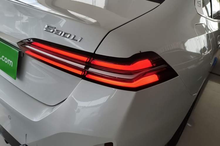 Used BMW 5 Series 2024 530Li Luxury Edition M Sport Package Right Rear Taillight