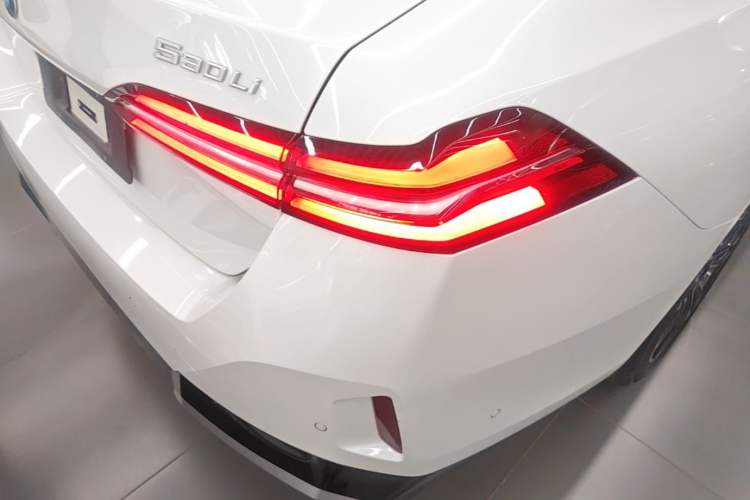 Used BMW 5 Series 2024 530Li Leading Model M Sport Package Right Rear Taillight