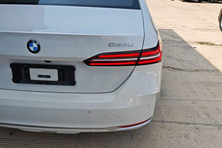 Used BMW 5 Series 2024 530Li Leading Luxury Package Right Rear Taillight
