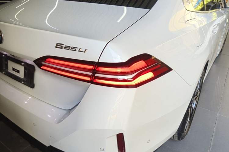 Used BMW 5 Series 2024 525Li M Sport Package Right Rear Taillight