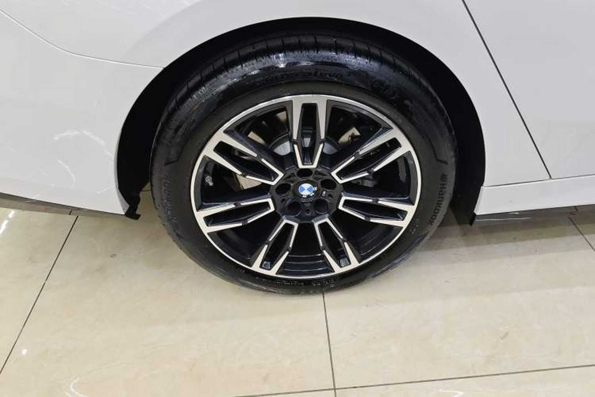 Used BMW 5 Series 2024 530Li xDrive M Sport Package Right Rear Wheel Hub