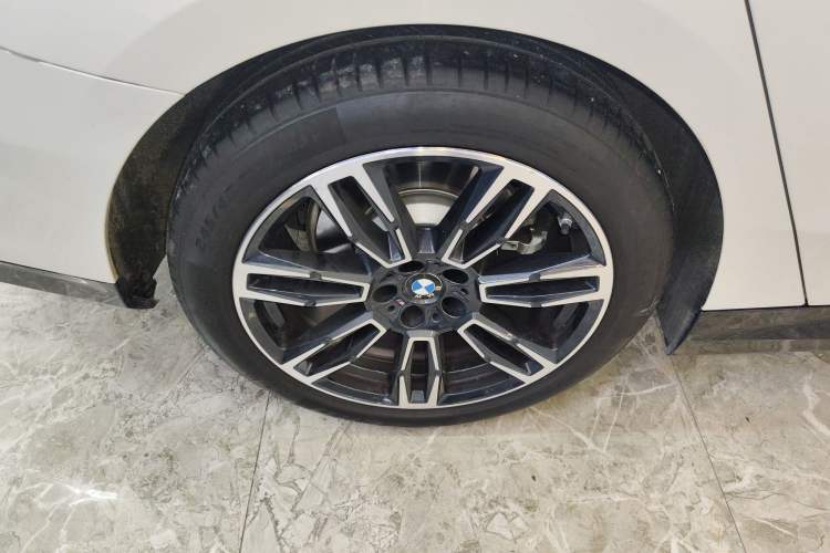 Used BMW 5 Series 2024 525i M Sport Package Right Rear Wheel Hub