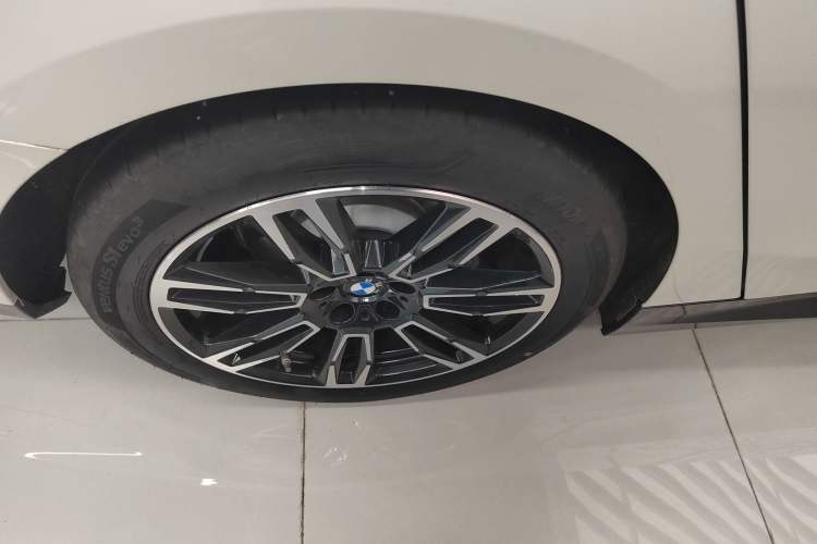 Used BMW 5 Series 2024 525i M Sport Package Right Rear Wheel Hub
