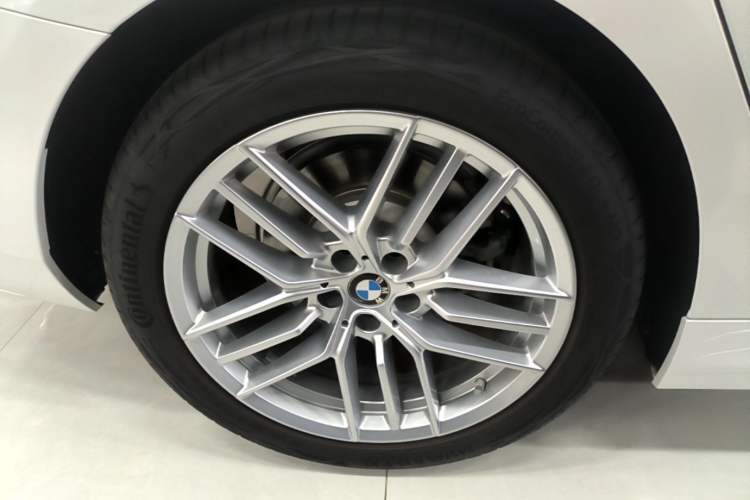 Used BMW 5 Series 2024 525Li Luxury Package Right Rear Wheel Hub