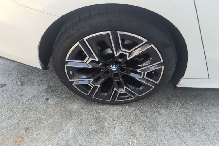 Used BMW 5 Series 2024 530Li Luxury Edition M Sport Package Right Rear Wheel Hub