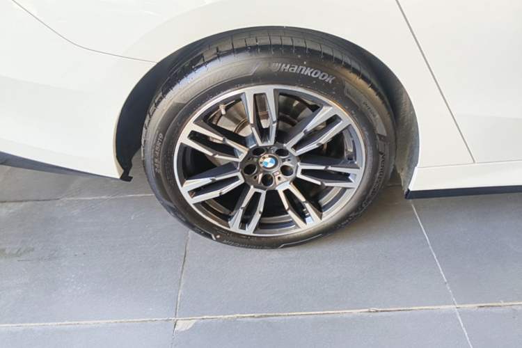 Used BMW 5 Series 2024 525Li M Sport Package Right Rear Wheel Hub