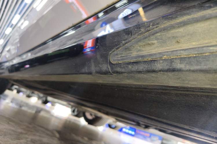 Used BMW 5 Series 2024 525i M Sport Package Right Side Sill