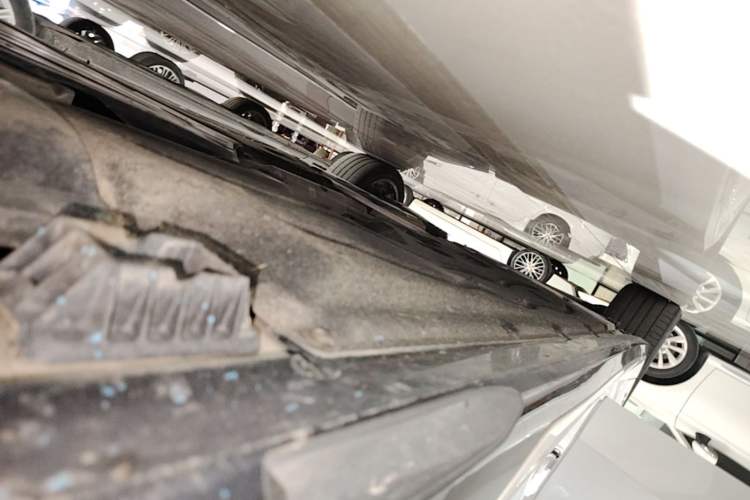 Used BMW 5 Series 2024 525Li M Sport Package Right Side Sill
