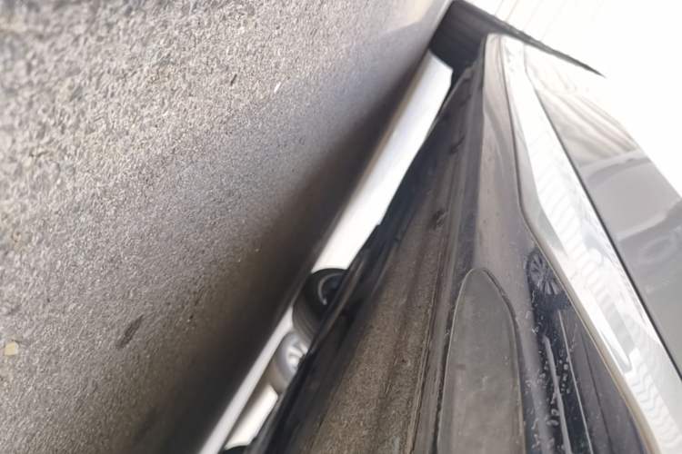 Used BMW 5 Series 2024 525Li M Sport Package Right Side Sill