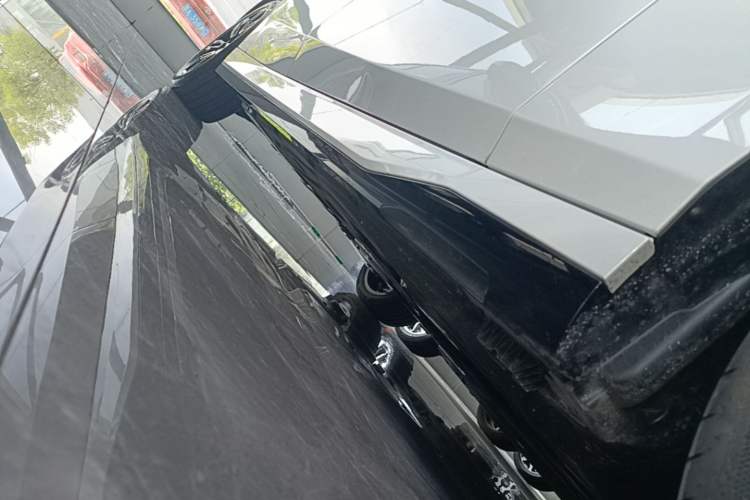 Used BMW 5 Series 2024 530Li xDrive M Sport Package Right Side Sill