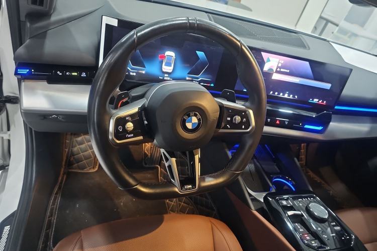 Used BMW 5 Series 2024 525Li M Sport Package Steering Wheel