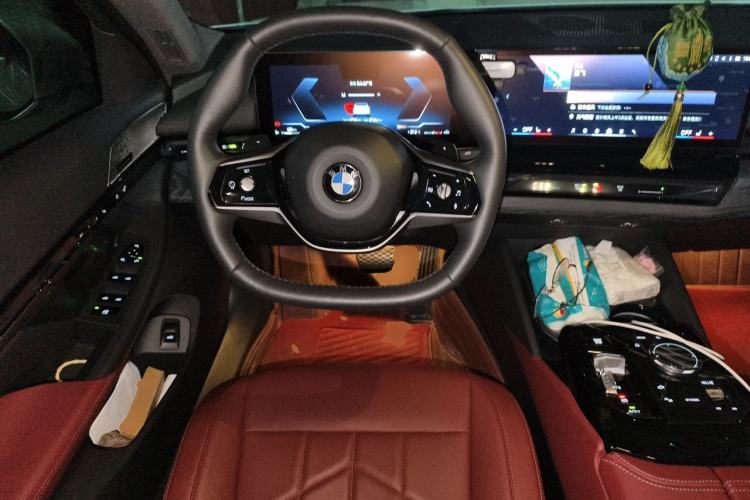 Used BMW 5 Series 2024 530Li Leading Luxury Package Steering Wheel