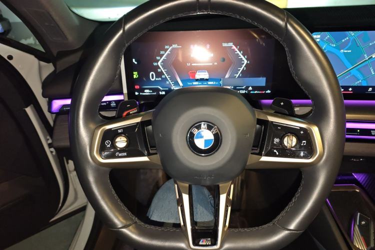 Used BMW 5 Series 2024 530Li Luxury Edition M Sport Package Steering Wheel