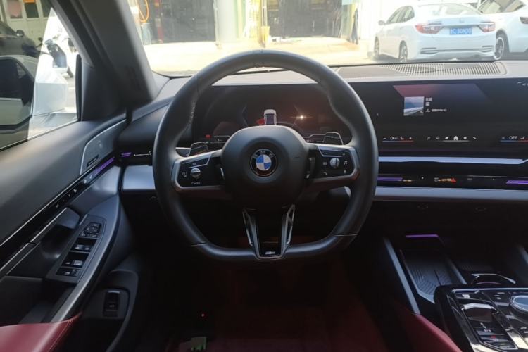 Used BMW 5 Series 2024 525Li M Sport Package Steering Wheel