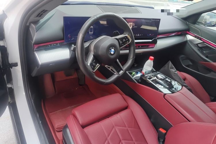 Used BMW 5 Series 2024 525i M Sport Package Steering Wheel