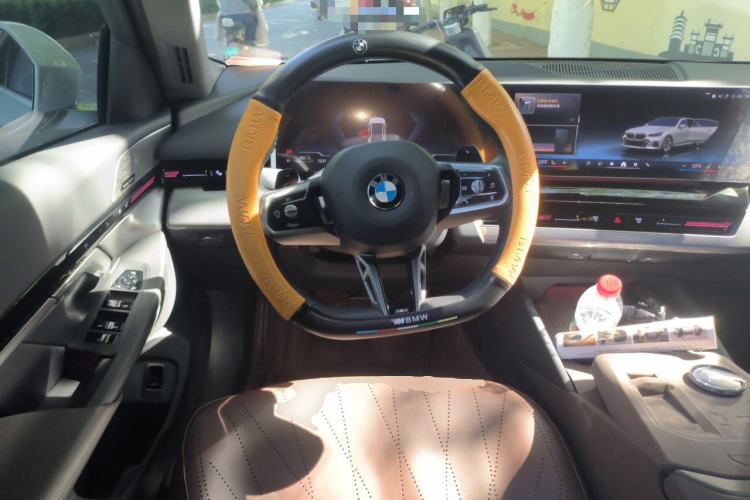 Used BMW 5 Series 2024 525Li M Sport Package Steering Wheel