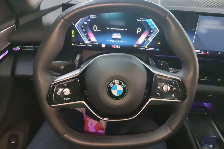 Used BMW 5 Series 2024 525Li Luxury Package Steering Wheel
