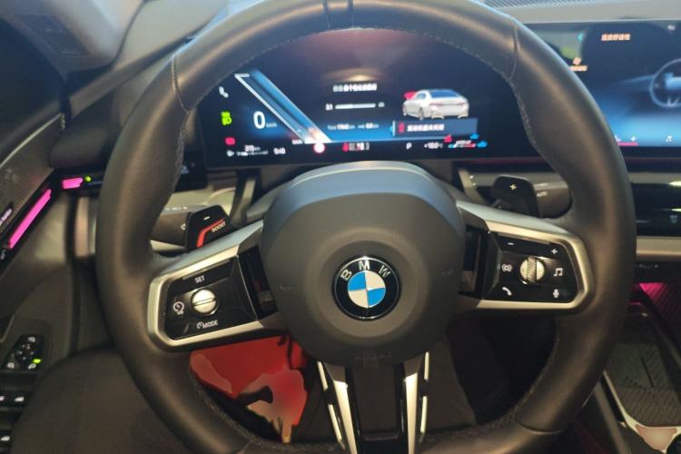 Used BMW 5 Series 2024 525Li M Sport Package Steering Wheel