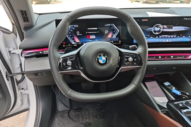 Used BMW 5 Series 2024 530Li Leading Luxury Package Steering Wheel